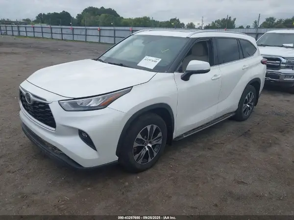 5TDGZRAH8LS027364 2020 TOYOTA HIGHLANDER - Image 2