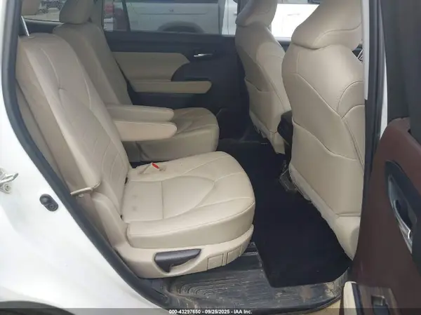 5TDGZRAH8LS027364 2020 TOYOTA HIGHLANDER - Image 8