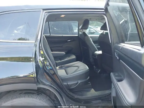 5TDGZRAH8LS507274 2020 TOYOTA HIGHLANDER - Image 8
