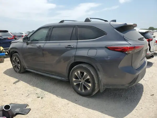 5TDGZRAH8LS513365 2020 TOYOTA HIGHLANDER - Image 2