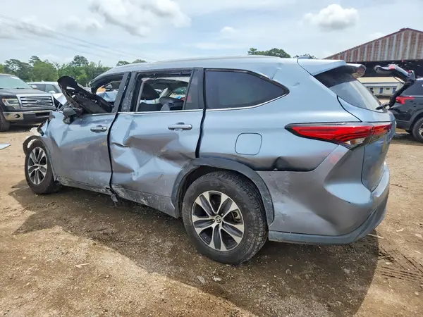 5TDGZRAH8MS042772 2021 TOYOTA HIGHLANDER - Image 2
