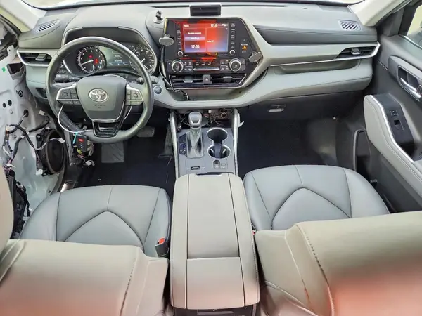 5TDGZRAH8MS065663 2021 TOYOTA HIGHLANDER - Image 8