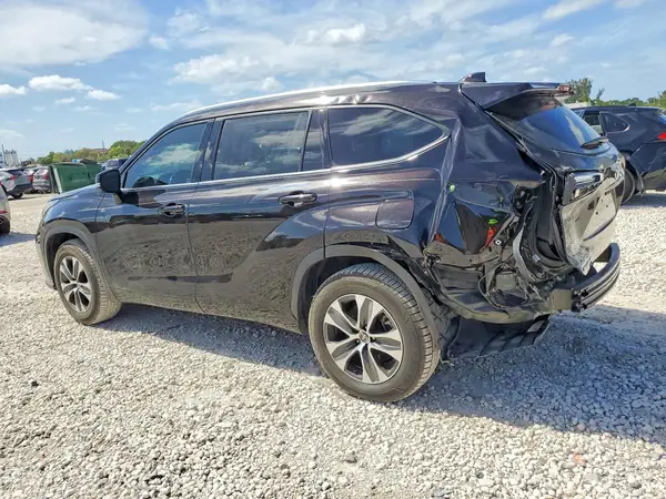 5TDGZRAH8MS081278 2021 TOYOTA HIGHLANDER - Image 2