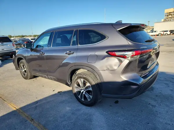 5TDGZRAH8MS520804 2021 TOYOTA HIGHLANDER - Image 2