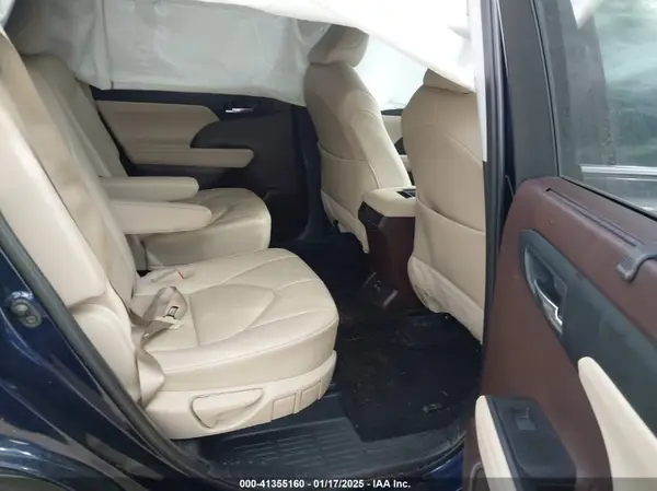 5TDGZRAH8MS535609 2021 TOYOTA HIGHLANDER - Image 8