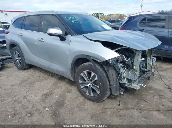 5TDGZRAH8MS537358 2021 TOYOTA HIGHLANDER - Image 1