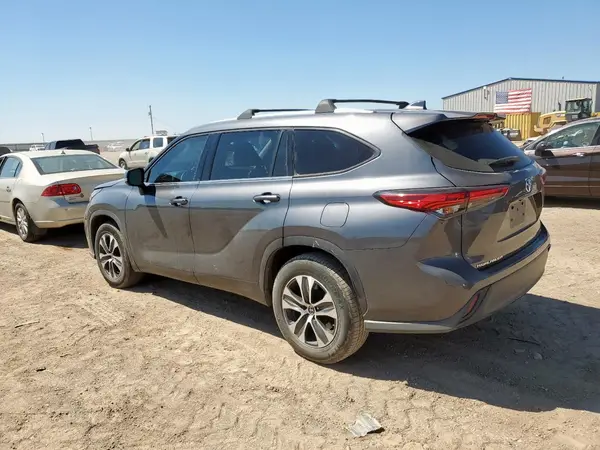 5TDGZRAH8MS537702 2021 TOYOTA HIGHLANDER - Image 2