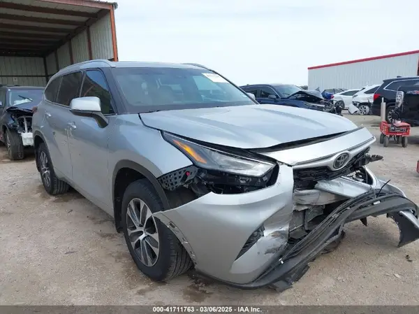 5TDGZRAH8NS090208 2022 TOYOTA HIGHLANDER - Image 1
