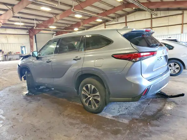 5TDGZRAH8NS093156 2022 TOYOTA HIGHLANDER - Image 2