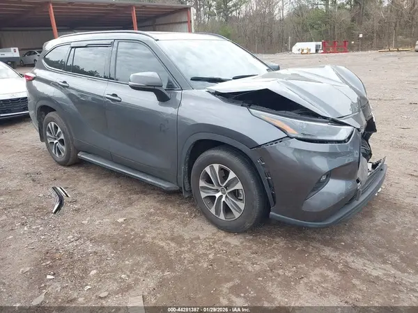 5TDGZRAH8NS103040 2022 TOYOTA HIGHLANDER - Image 1