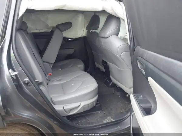 5TDGZRAH8NS103040 2022 TOYOTA HIGHLANDER - Image 8