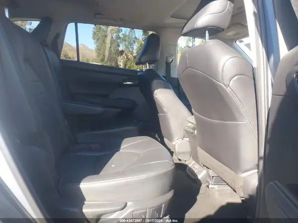 5TDGZRAH8NS112899 2022 TOYOTA HIGHLANDER - Image 8