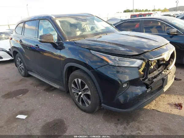 5TDGZRAH8NS122719 2022 TOYOTA HIGHLANDER - Image 1