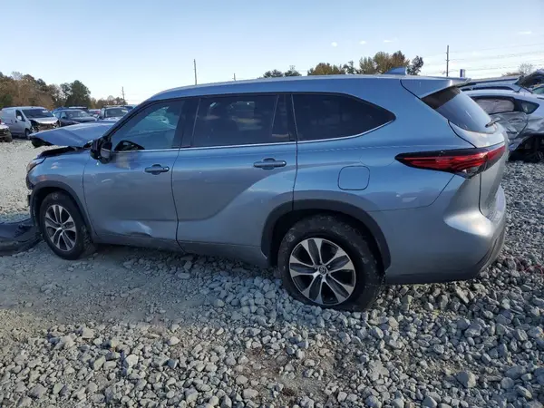 5TDGZRAH8NS128004 2022 TOYOTA HIGHLANDER - Image 2