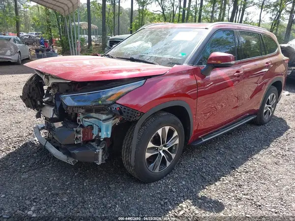 5TDGZRAH8NS135499 2022 TOYOTA HIGHLANDER - Image 2