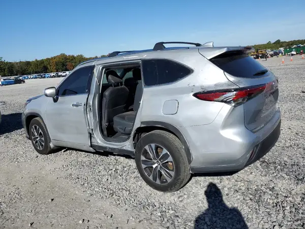5TDGZRAH8NS140704 2022 TOYOTA HIGHLANDER - Image 2