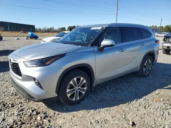 5TDGZRAH8NS142260 2022 TOYOTA HIGHLANDER - Image 1