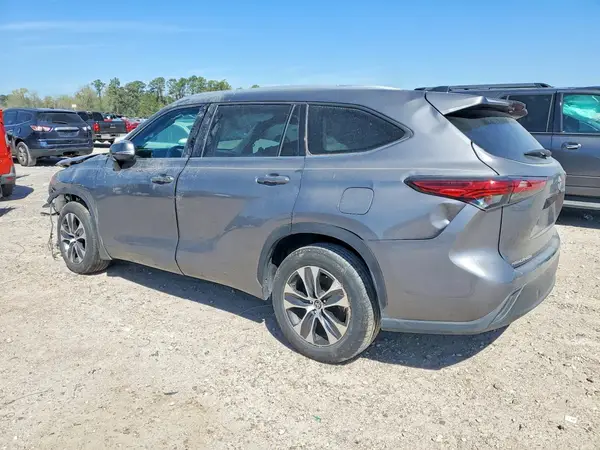 5TDGZRAH8NS539516 2022 TOYOTA HIGHLANDER - Image 2