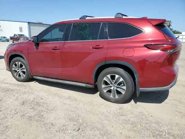 5TDGZRAH8NS540391 2022 TOYOTA HIGHLANDER - Image 2