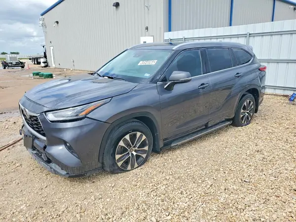 5TDGZRAH8NS558597 2022 TOYOTA HIGHLANDER - Image 1