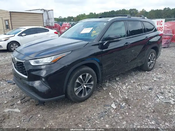 5TDGZRAH9LS001078 2020 TOYOTA HIGHLANDER - Image 2