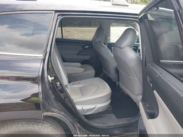 5TDGZRAH9LS001078 2020 TOYOTA HIGHLANDER - Image 8