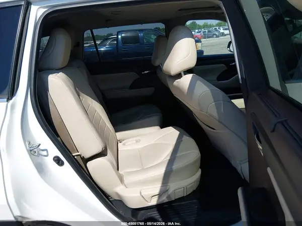 5TDGZRAH9LS017782 2020 TOYOTA HIGHLANDER - Image 8
