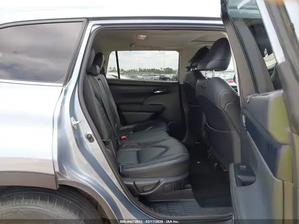 5TDGZRAH9LS021721 2020 TOYOTA HIGHLANDER - Image 8