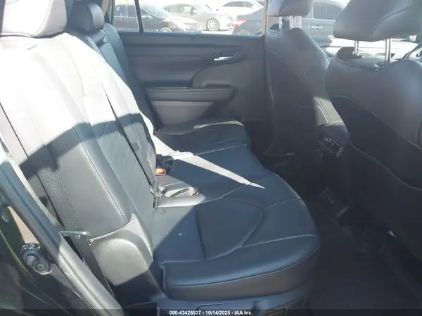 5TDGZRAH9LS028586 2020 TOYOTA HIGHLANDER - Image 8