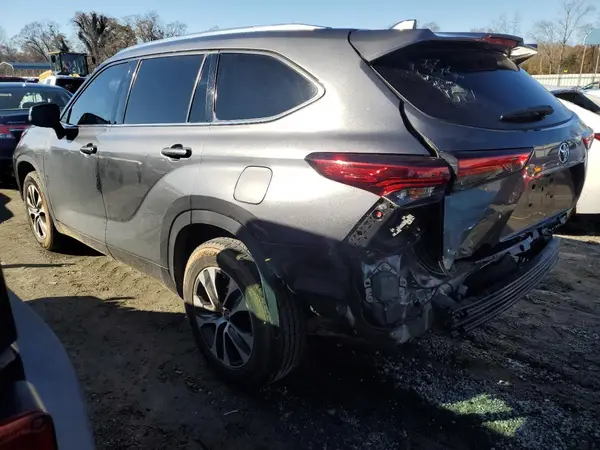 5TDGZRAH9MS038925 2021 TOYOTA HIGHLANDER - Image 2