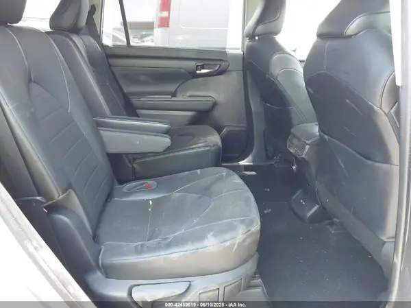 5TDGZRAH9MS040657 2021 TOYOTA HIGHLANDER - Image 8