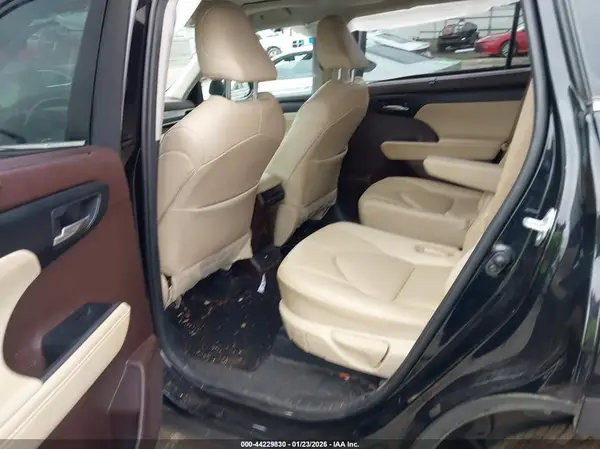5TDGZRAH9MS049696 2021 TOYOTA HIGHLANDER - Image 8