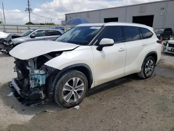 5TDGZRAH9MS058124 2021 TOYOTA HIGHLANDER - Image 1