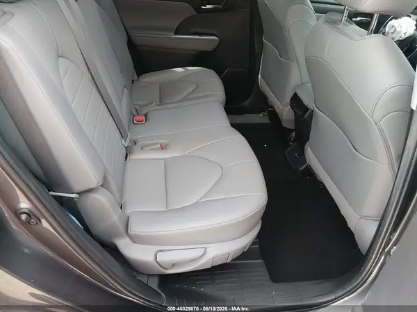 5TDGZRAH9MS066174 2021 TOYOTA HIGHLANDER - Image 8