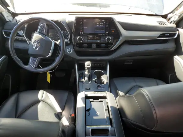 5TDGZRAH9MS080656 2021 TOYOTA HIGHLANDER - Image 8