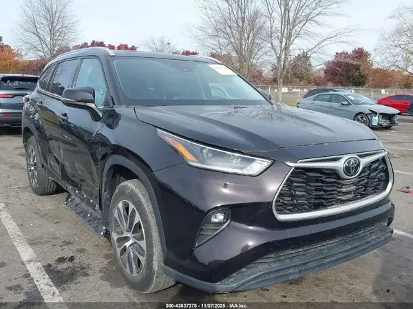 5TDGZRAH9MS083752 2021 TOYOTA HIGHLANDER - Image 1