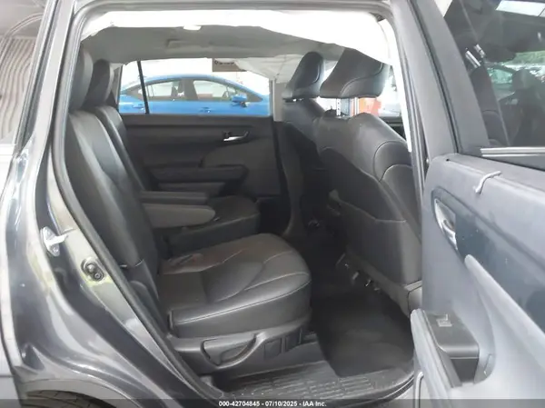 5TDGZRAH9MS514722 2021 TOYOTA HIGHLANDER - Image 8