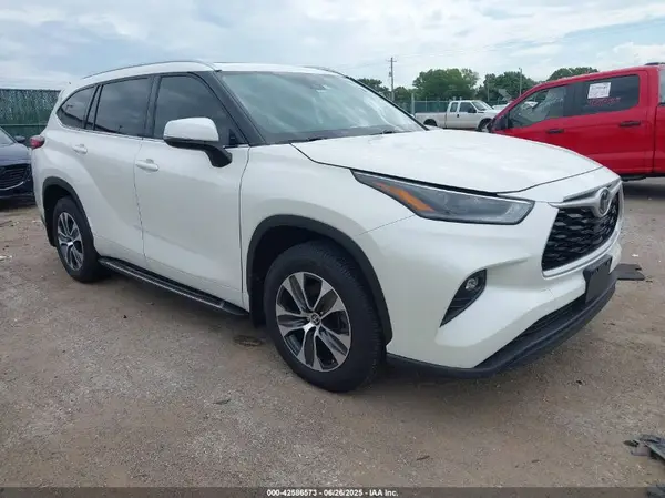 5TDGZRAH9MS523467 2021 TOYOTA HIGHLANDER - Image 1