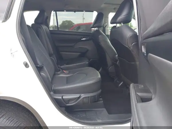 5TDGZRAH9MS523467 2021 TOYOTA HIGHLANDER - Image 8