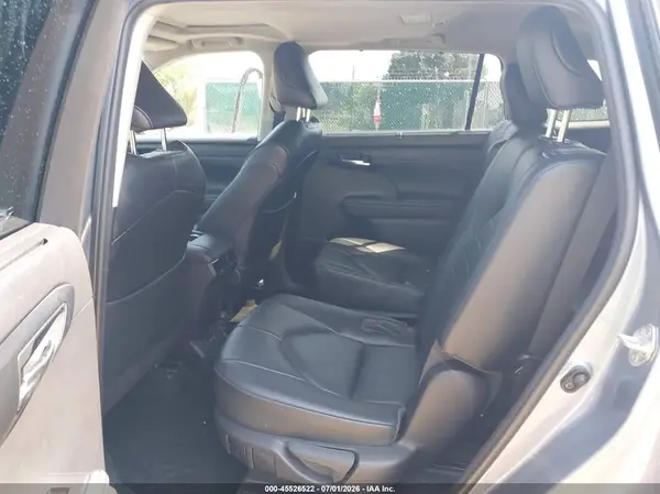 5TDGZRAH9NS094090 2022 TOYOTA HIGHLANDER - Image 8