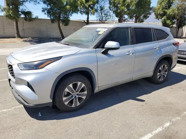 5TDGZRAH9NS114662 2022 TOYOTA HIGHLANDER - Image 1