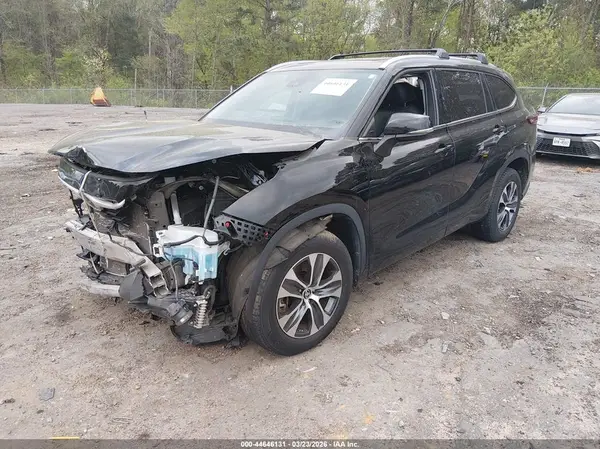 5TDGZRAH9NS129016 2022 TOYOTA HIGHLANDER - Image 2