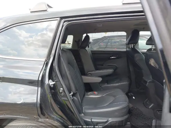 5TDGZRAH9NS135673 2022 TOYOTA HIGHLANDER - Image 8