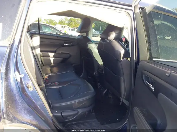 5TDGZRAH9NS541050 2022 TOYOTA HIGHLANDER - Image 8
