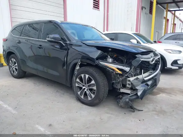 5TDGZRAH9NS544837 2022 TOYOTA HIGHLANDER - Image 1