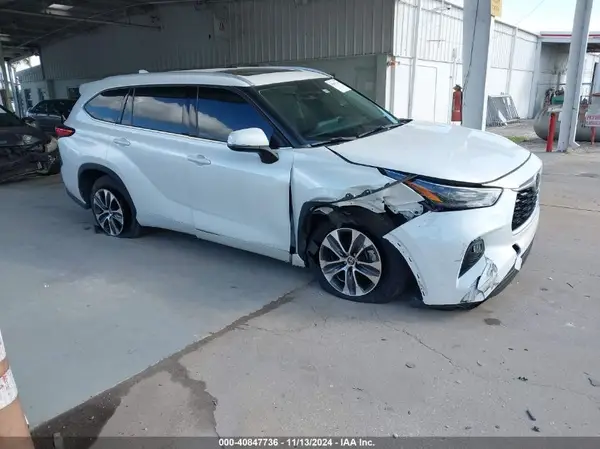 5TDGZRAH9NS553649 2022 TOYOTA HIGHLANDER - Image 1