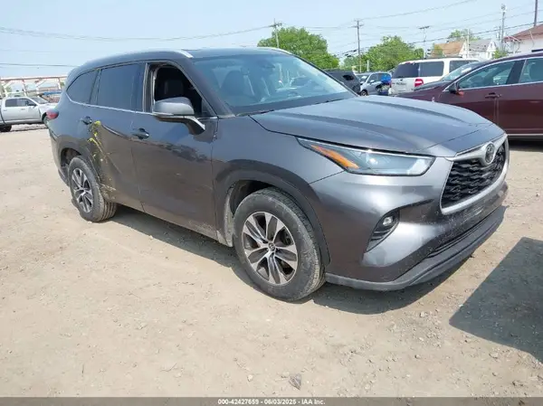 5TDGZRAH9NS554266 2022 TOYOTA HIGHLANDER - Image 1