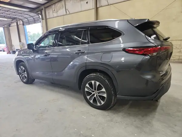 5TDGZRAHXLS005110 2020 TOYOTA HIGHLANDER - Image 2
