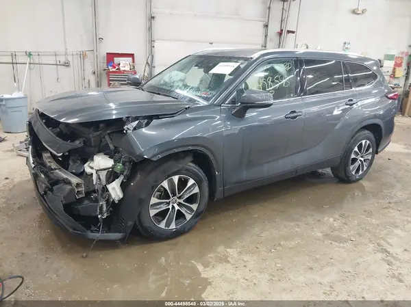 5TDGZRAHXLS006354 2020 TOYOTA HIGHLANDER - Image 2