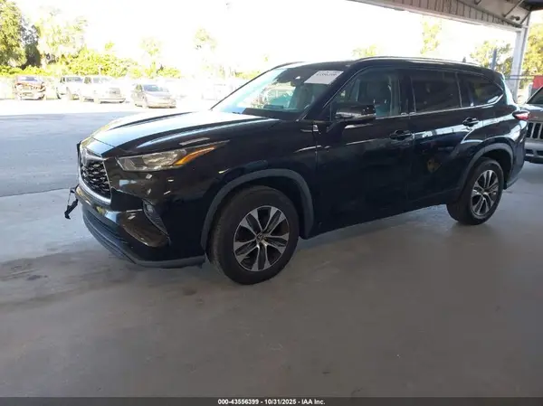 5TDGZRAHXLS010789 2020 TOYOTA HIGHLANDER - Image 2